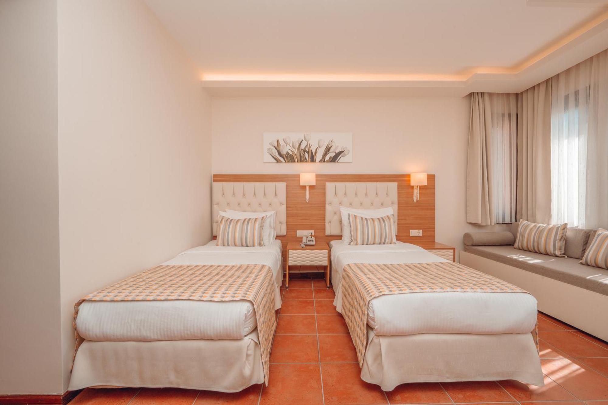 Sundia By Liberty Suncity Oludeniz Exterior foto